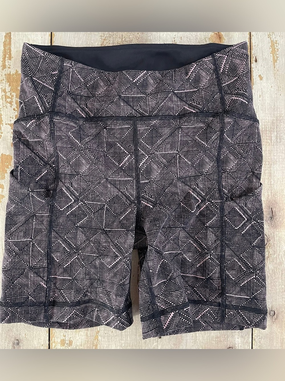Lululemon bike shorts - size 4